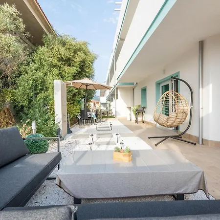 Affittimdoerni - Modern Patio
