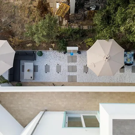Affittimdoerni - Modern Patio